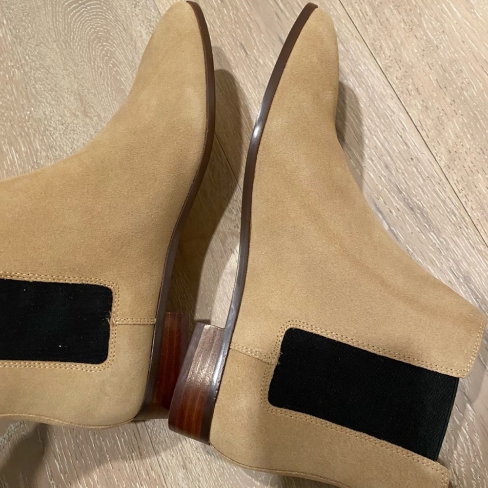JCrew Pull-On Chelsea Ankle Boots tan
Suede Genuine Leather 8.5 women - Picture 8 of 8